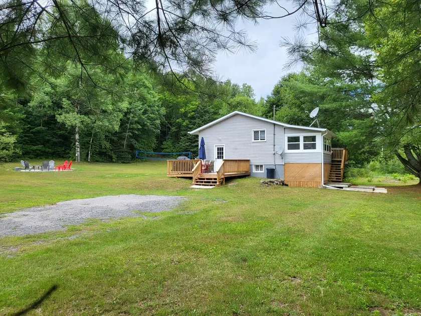 Beautiful 12 acre cottage by Furnace Falls Sauna - Image 1