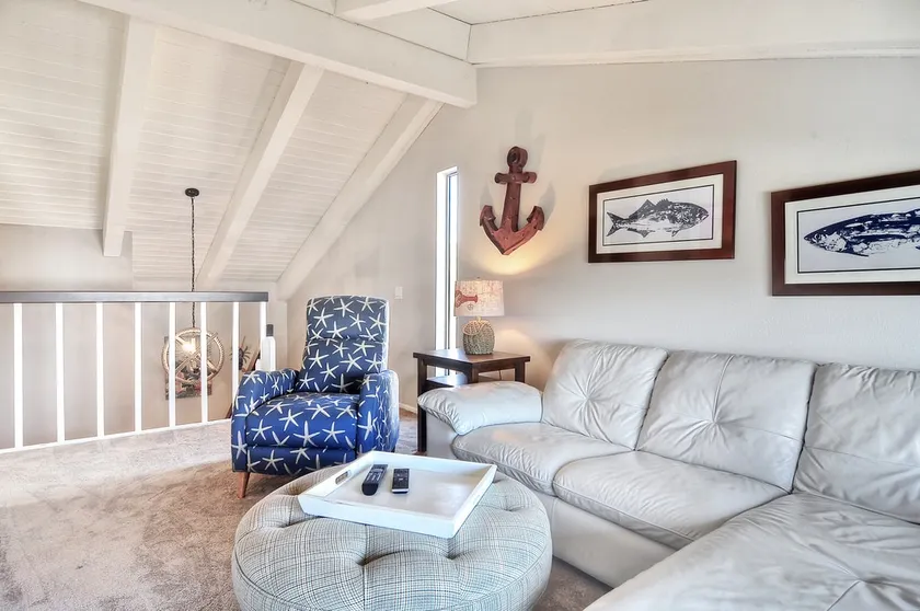 • Book DANA LIGHT • Ocean Close 3BR • Minutes to Harbor & Beaches - STR15-0403 - Image 1