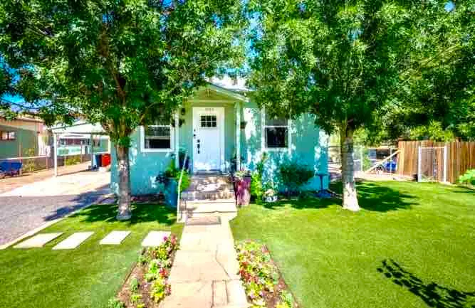 A Main st. Favorite - The Cactus Blossom Cottage - Image 1