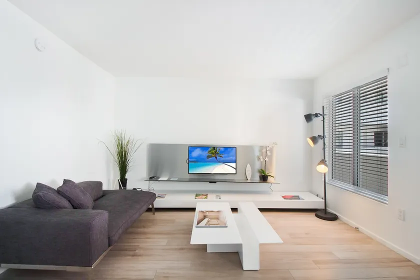 1 Bedroom Queen Size Apartment - Image 1