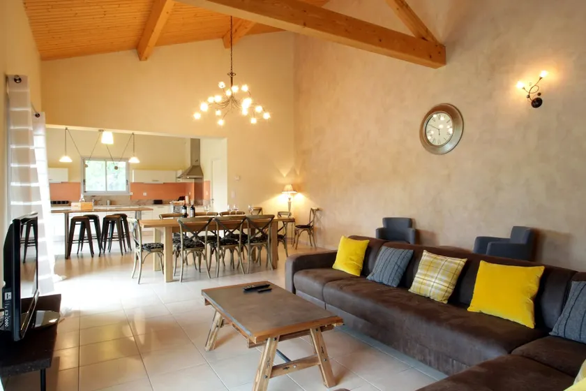 Couiza, près de Carcassonne, maison haut de gamme et luxueuse pour 8 personnes avec piscine. - Image 1