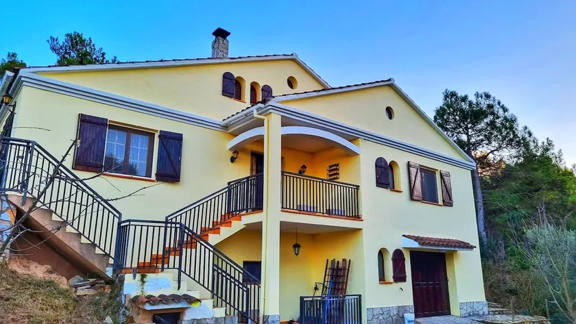 15 minutes from Montserrat | House with barbecue - Image 1