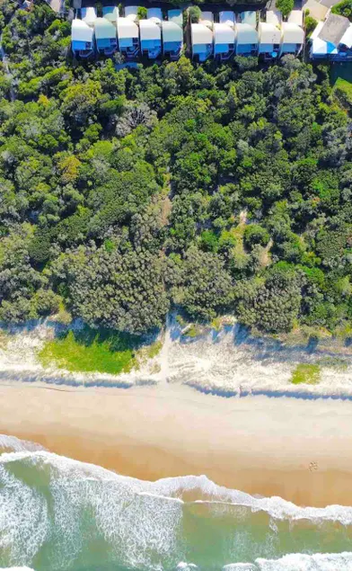 Castaways Beach House Noosa - Image 1