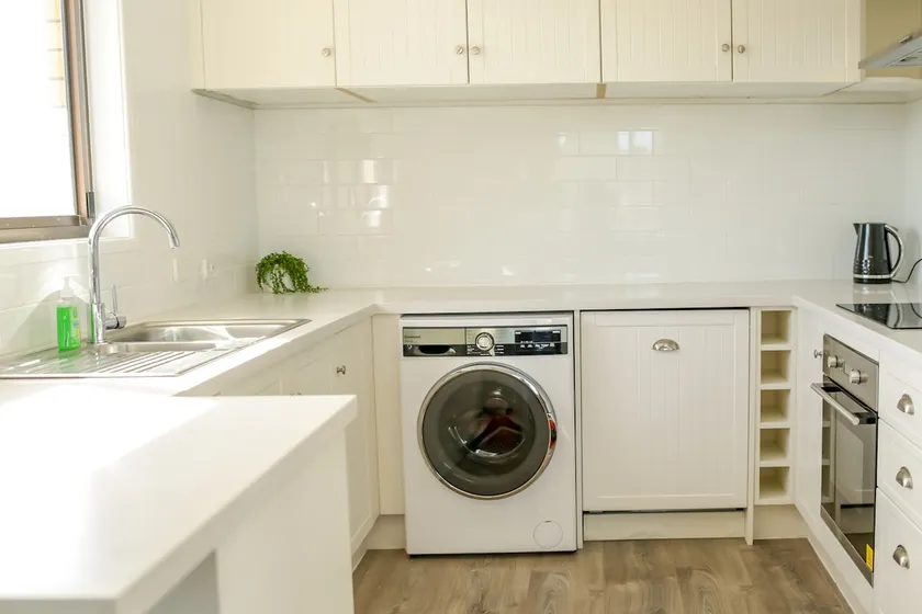 Entire 3 bedroom apartment - Close to everything - Image 1
