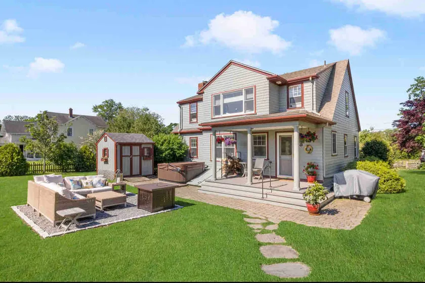 Walk to the Beach - Serene Coastal Country Cottage - Image 1