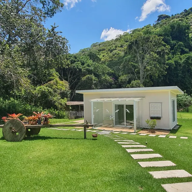 Lovely guesthouse with pool - Image 1