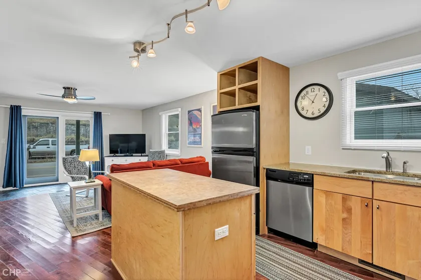 Perfect 3 Bedroom Steps To Beach With Parking! - Image 1