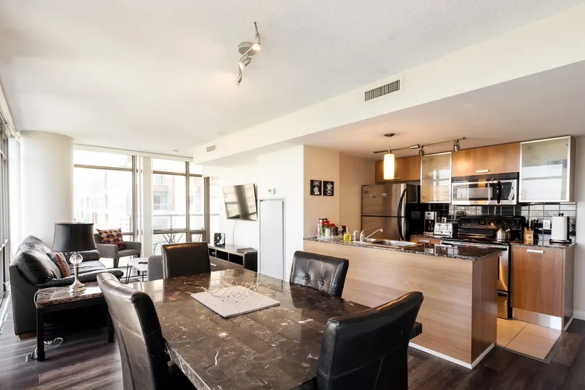 College Park :2Bd+2bth + Free parking - Image 1