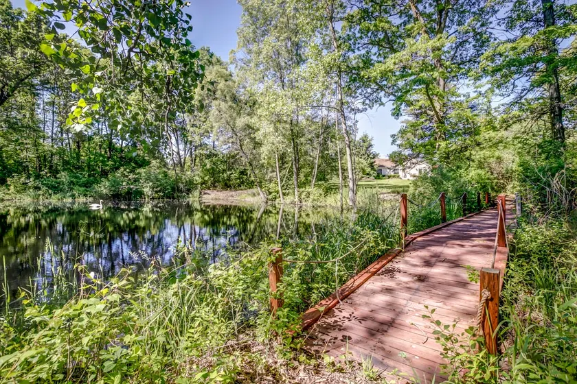 Nature retreat - 8 private acres & stocked pond! - Image 1