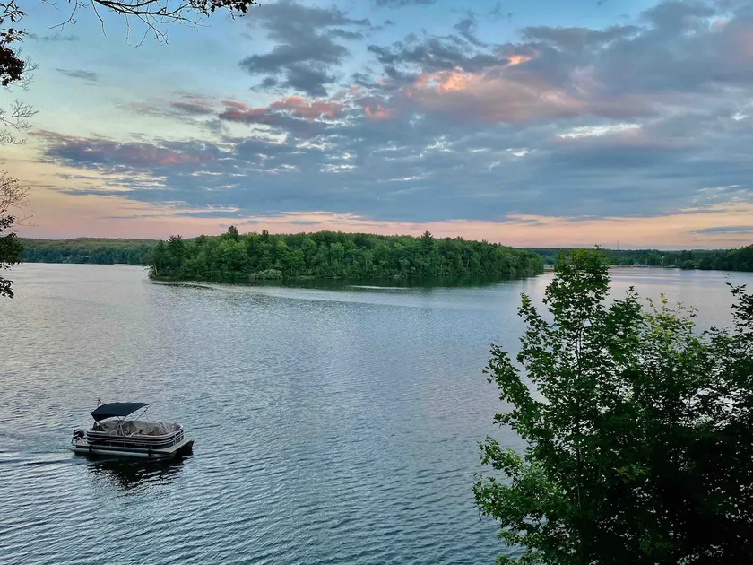 Rogers Pond Luxurious & Romantic Getaway - Image 1
