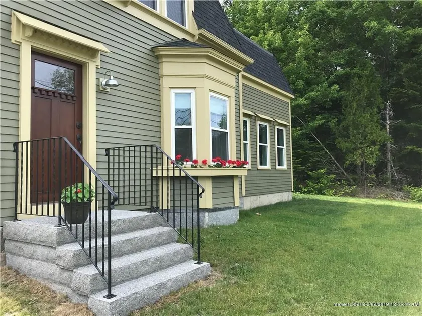 Quaint Maine House - Image 1