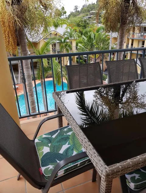 Palm Penthouse Pool View Tropical Stay - Image 1