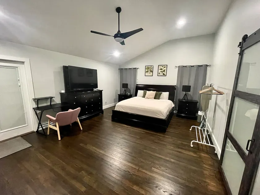 Private master suite - Image 1