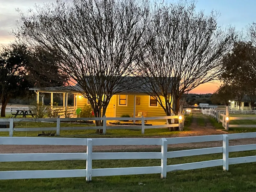 Country Bunkhouse -Awesome Sunsets! - Image 1