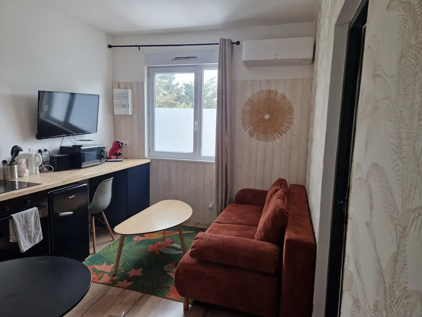 2 - Cozy and bright apartment near the center - Image 1