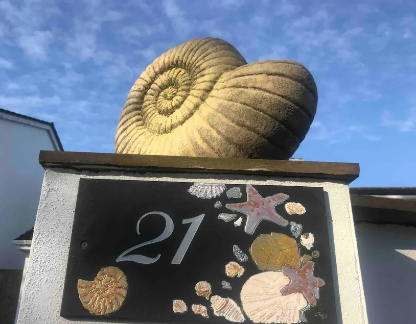 Beach Retreat Near Coastal Paths and Access to Charlestown & Carlyon Bay - Image 1
