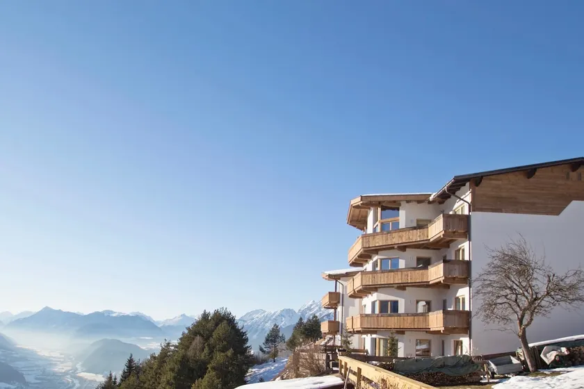 con impresionantes vistas panorámicas y las montañas del Tirol - Image 1