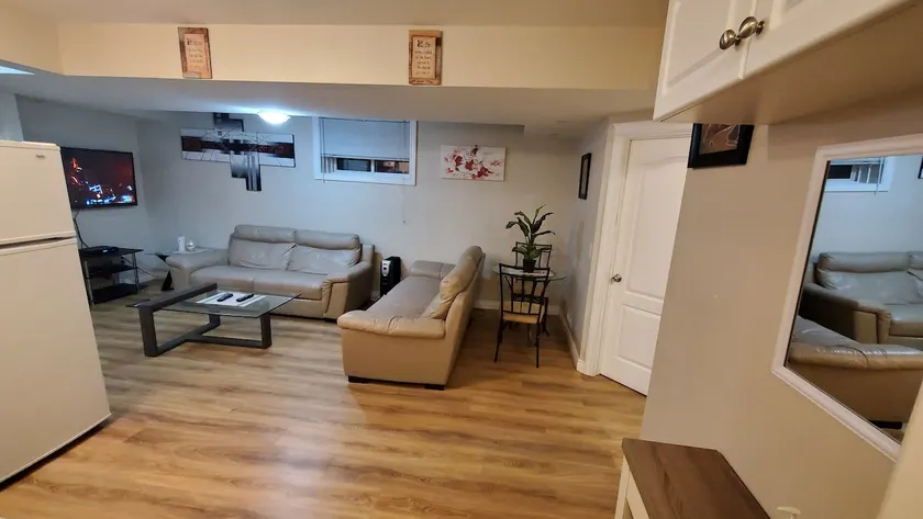 2 bedrooms, 1 living room in the basement - Image 1