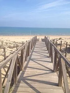 Sunny terraced house very close to the beach - Image 1
