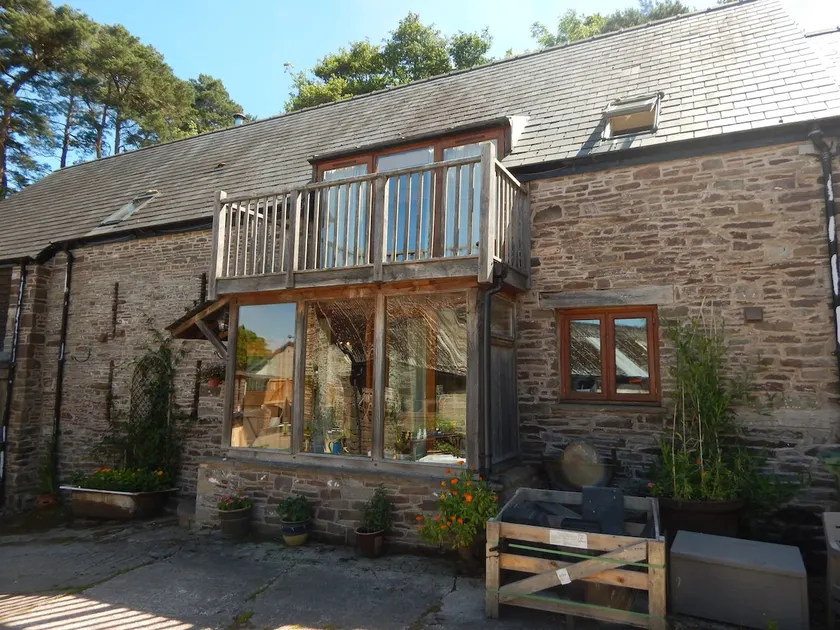Barn Conversion set in rural stables. - Image 1
