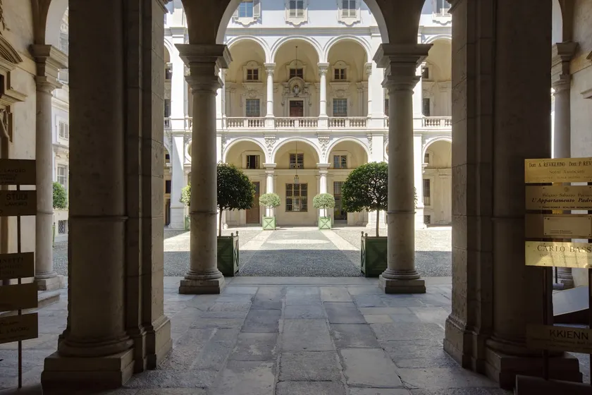 Baroque elegance in the historic center! - Image 1