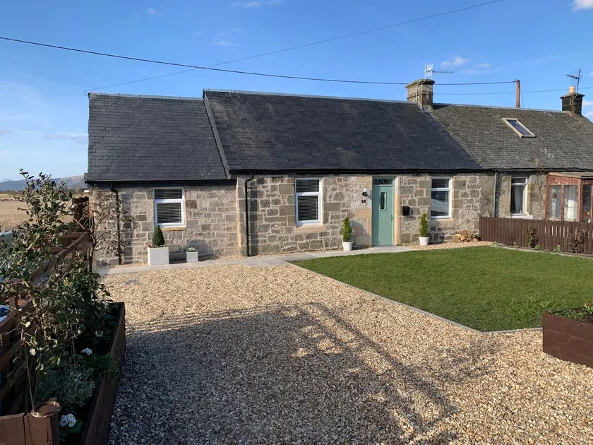 Dog friendly, Country cottage with Hot tub - Image 1