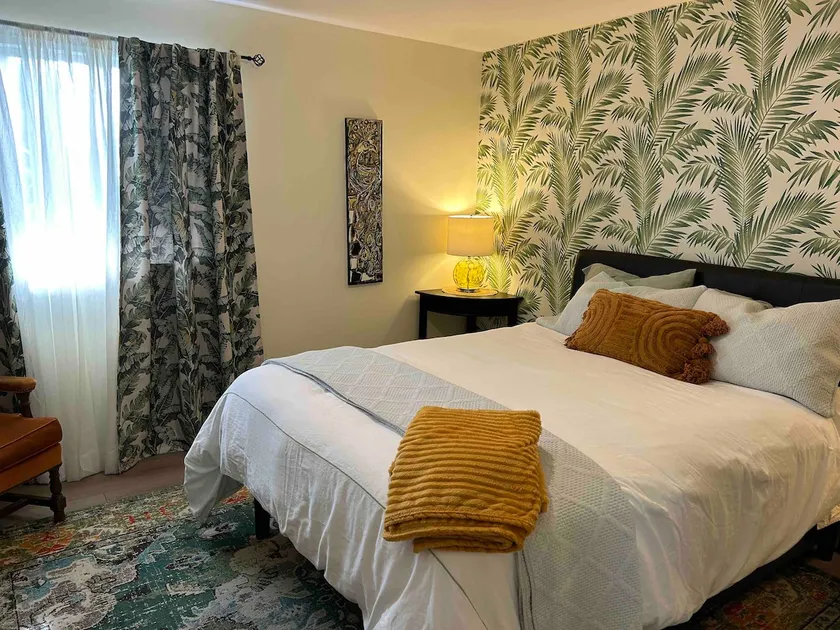 Valley View Garden Suite - Image 1