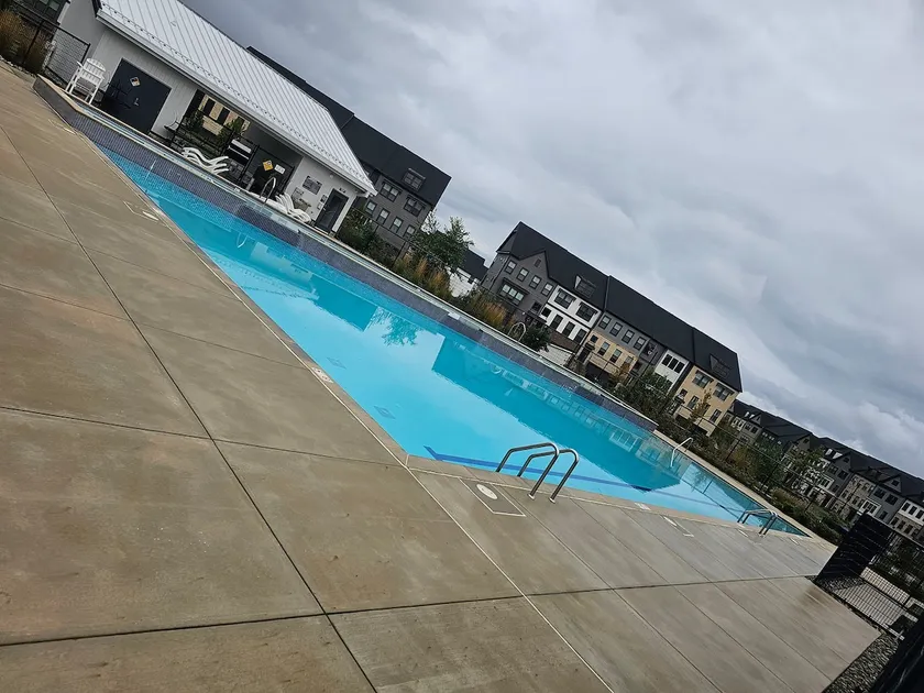 4BD (5B) 3.5BA; Close to Airport, EV Charger - Image 1
