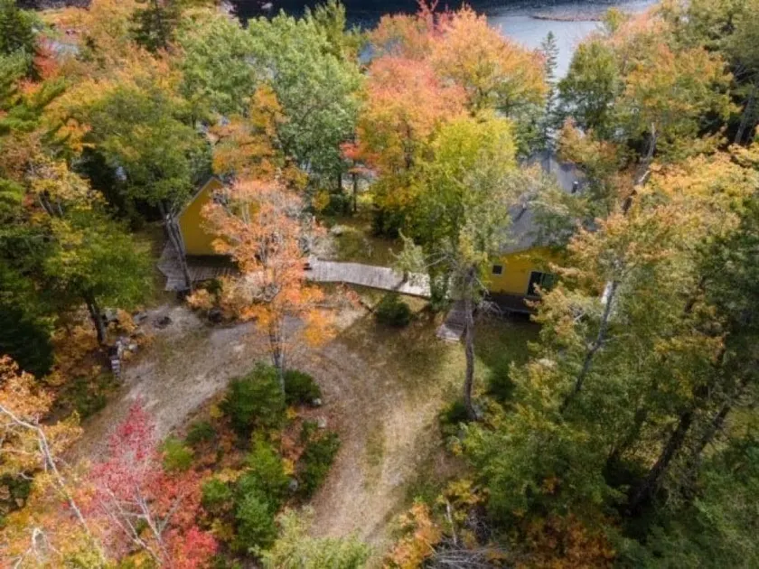 Beautiful cottages on Tusket River/Third Lake - Image 1