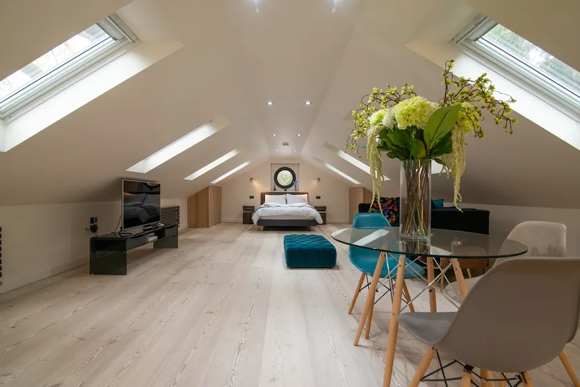 Luxury Coach house next to woodland in Knutsford - Image 1