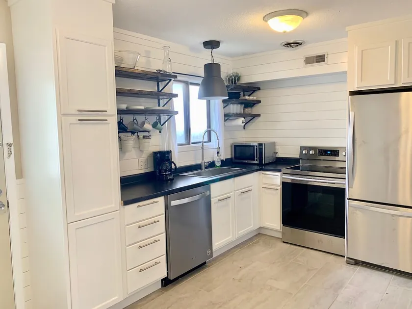 Duplex Home Centrally Located in Quiet Area - Image 1