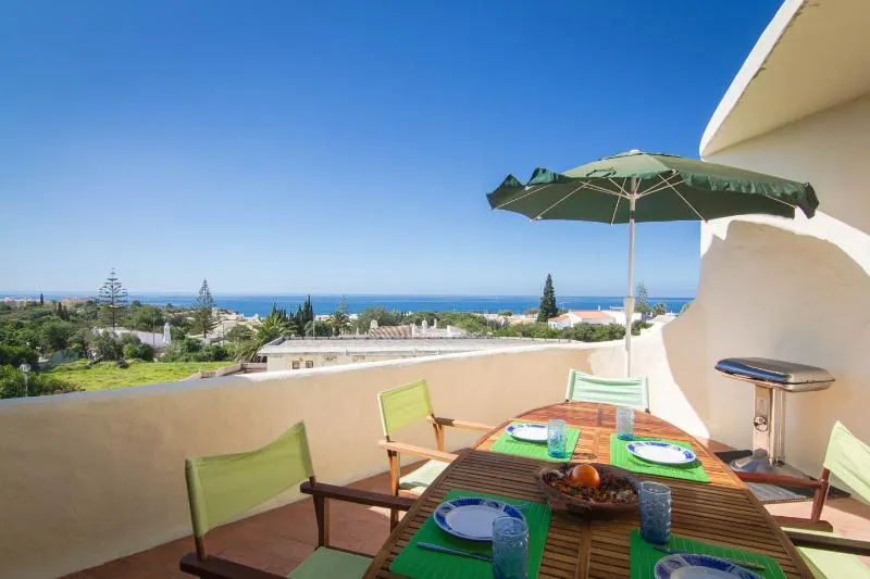 Unbelievable balcony sea view in sunny Carvoeiro - Image 1