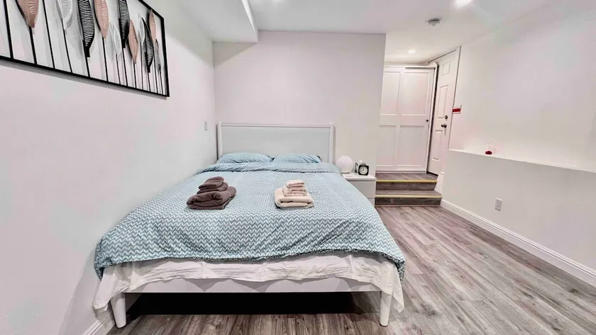 3BR/2BA entire suite - Image 1