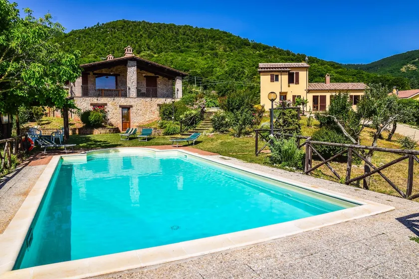 Haus mit privatem Pool in hügeliger, ruhiger Lage mit Panoramablick - Image 1