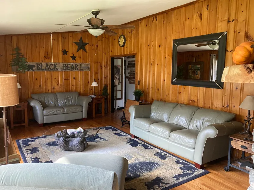 Real cabin w/ firepit on country road near Skytop. - Image 1