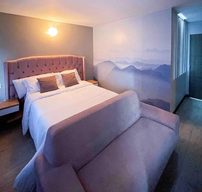 Casa Ivy - Luxury , Comfort & Nature Near Airport - Image 1