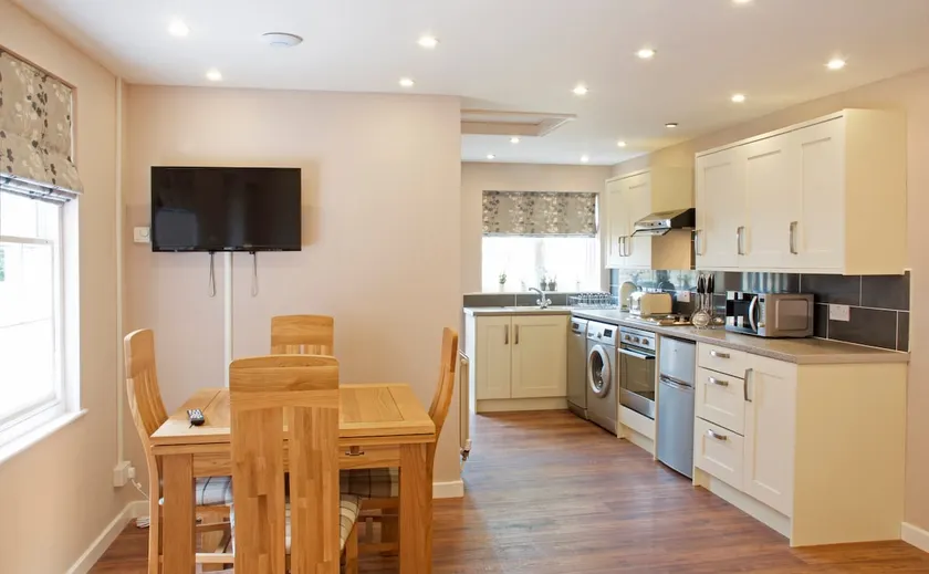 Rose cottage - Image 1