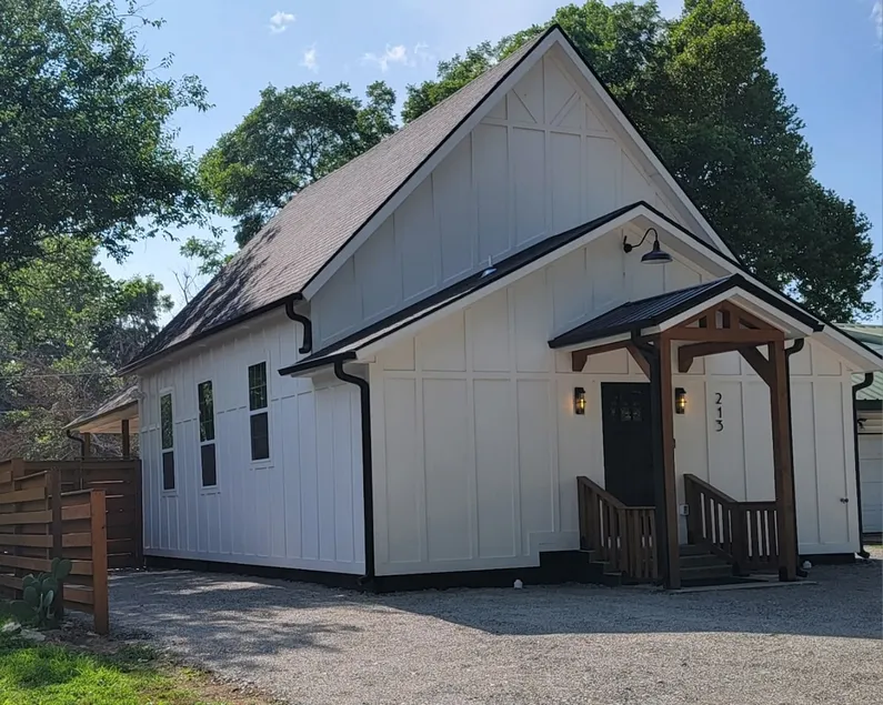 The Church House*Fully Furnished*Industrial Modern - Image 1