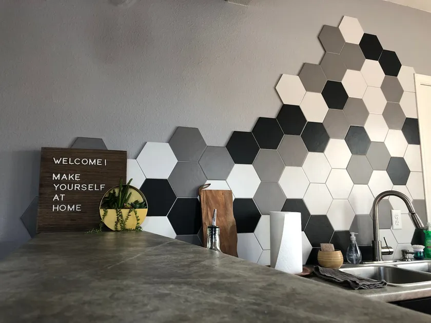 Modern Downtown Apartment - Image 1
