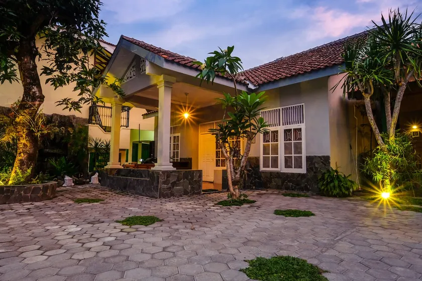 4BR House w/ Wifi at Pondok Toemaritis 2 - Image 1