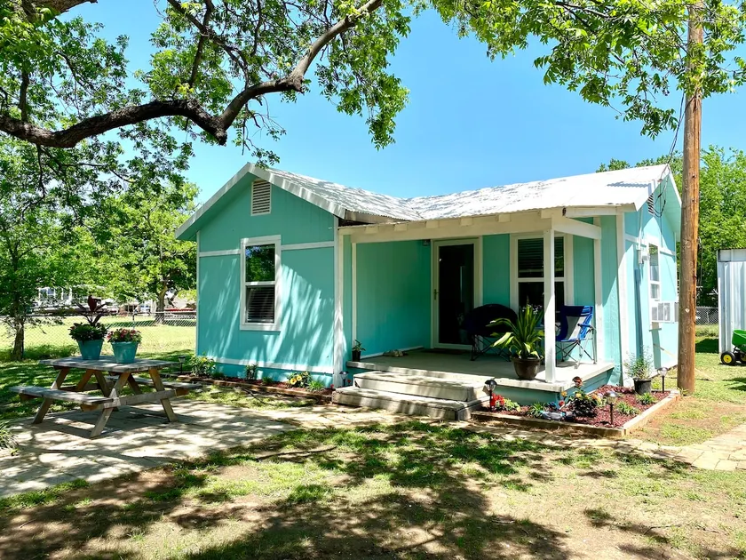 The Bungalow at PK. Close to Rocker B w/ hot tub. - Image 1