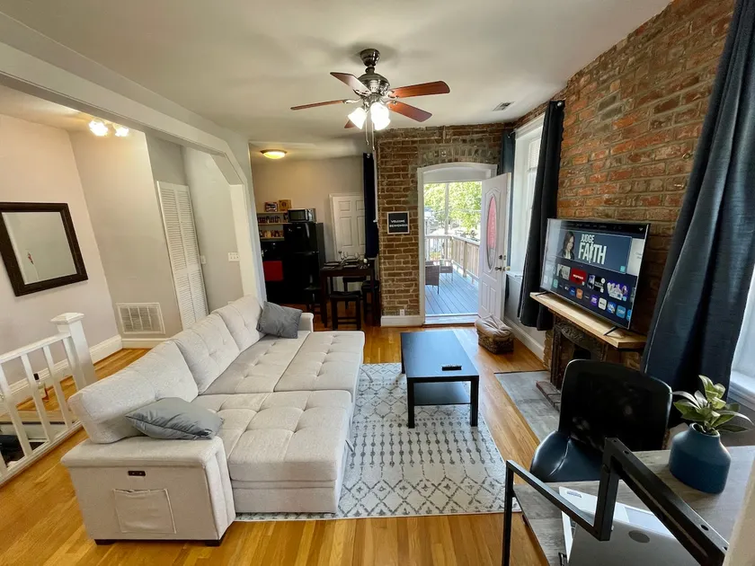 2 BR • Balcony • Central - Image 1