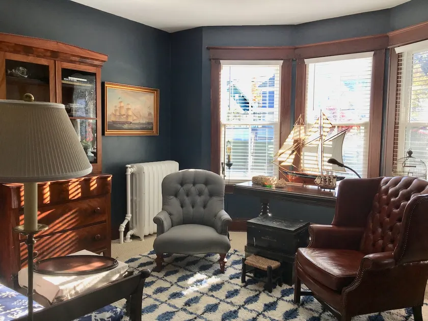Captain's Quarters of Hudson. - Image 1