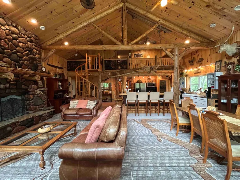 Dancing Bear Lodge - Image 1
