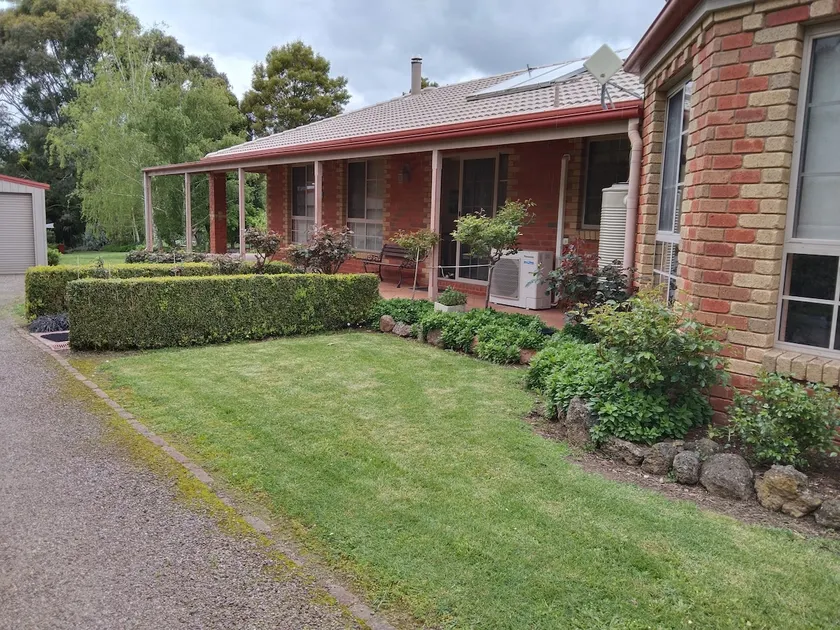 TIMBOON EGAN RETREAT : Peaceful Oasis in town - Image 1