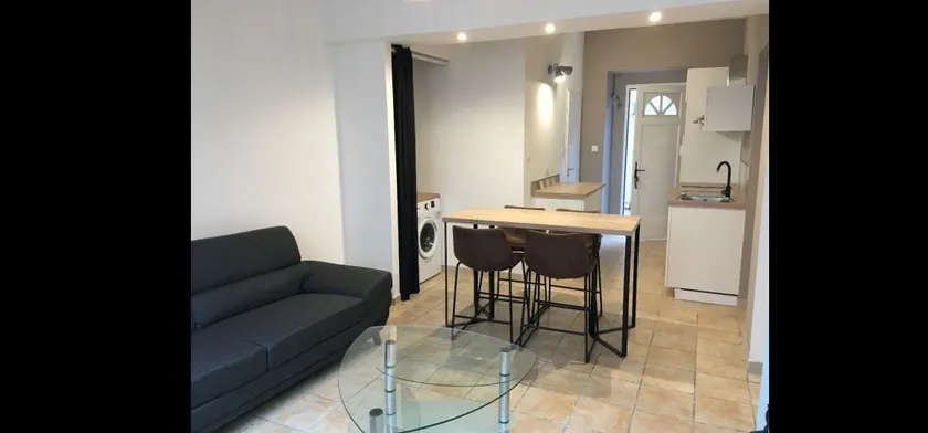 2-bedroom apartment in the city center of Nimes - DS - Image 1