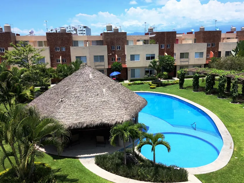 Exclusive Spacious House/4 bedrooms with Pool - Image 1