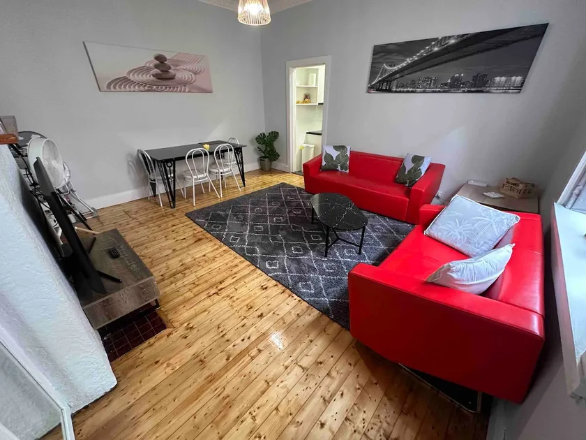 Cosy & Quaint 2Bedroom Home, Close to transport - Image 1