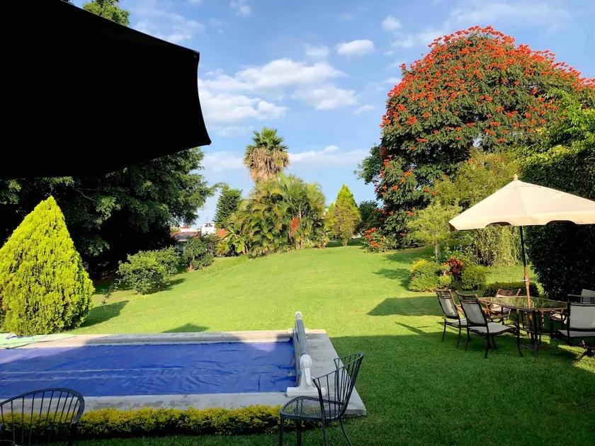 Modern house, large garden, Lomas de Cocoyoc - Image 1