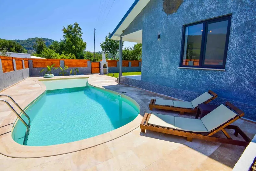 Central 2+1 villa with private pool (highly rated) - Image 1
